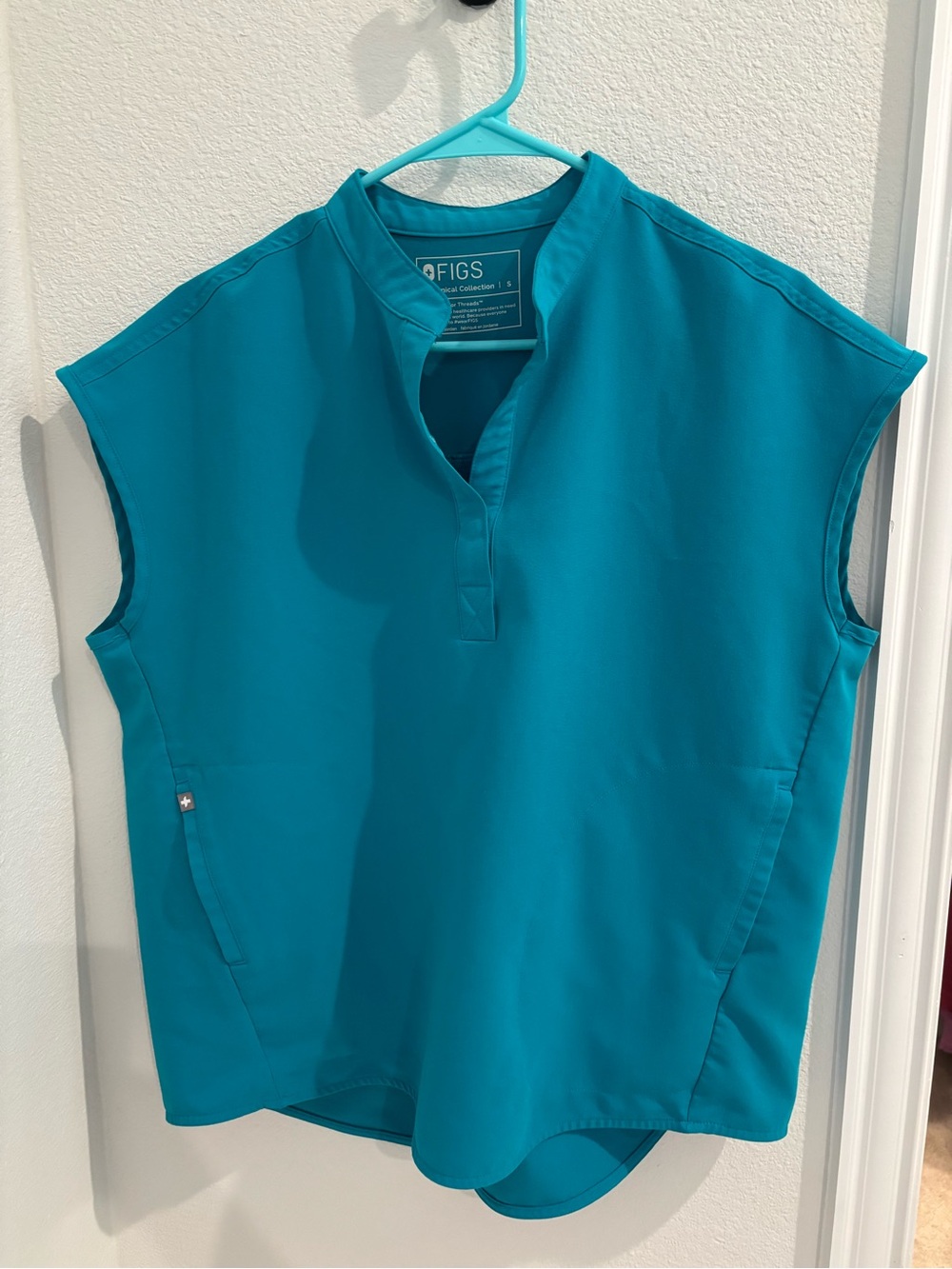 FIGS Women's Teal Rafaela Scrub Top - Size Small